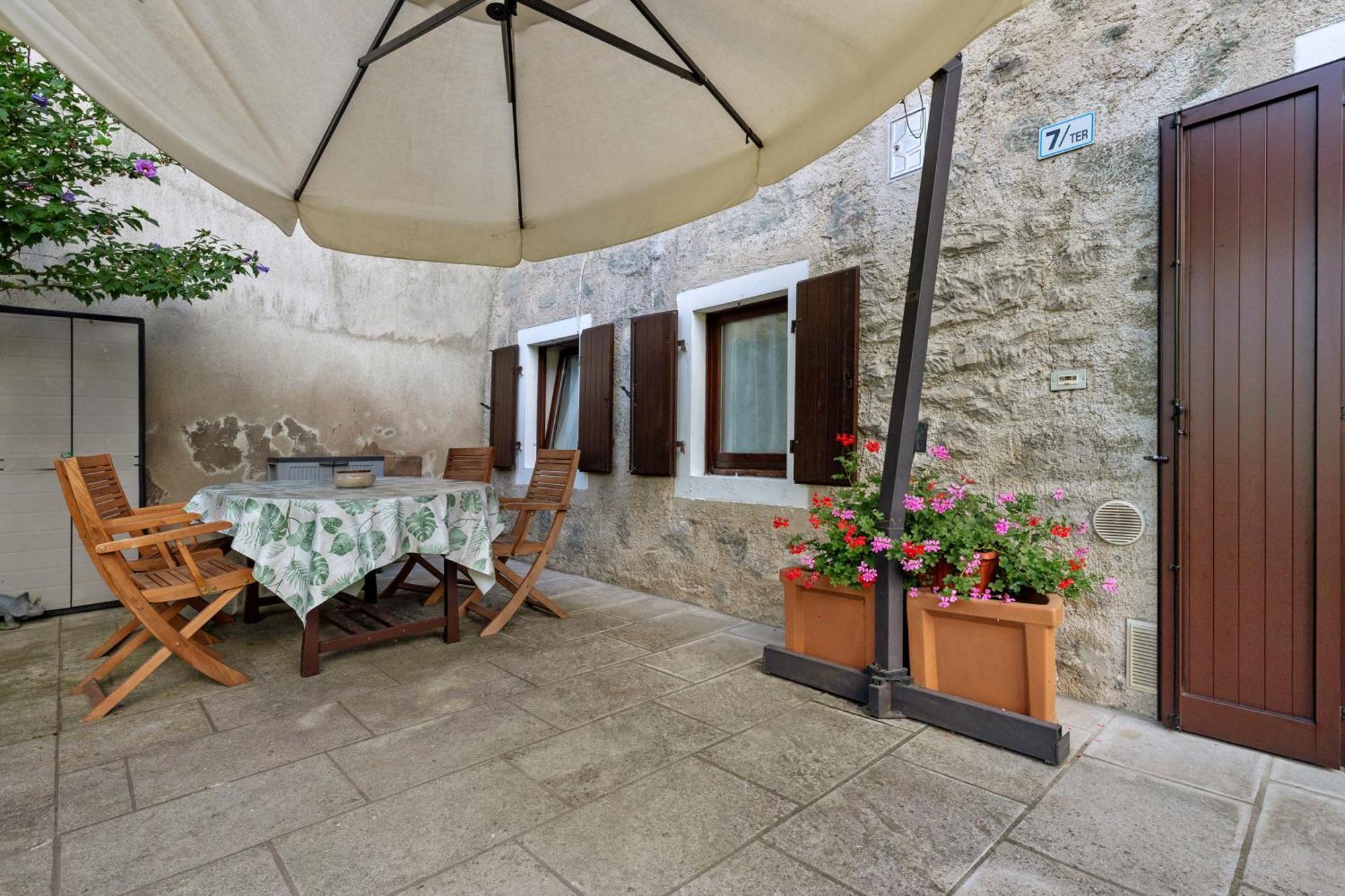 Villa Antico Casolare Di Alice Cares Esterno foto